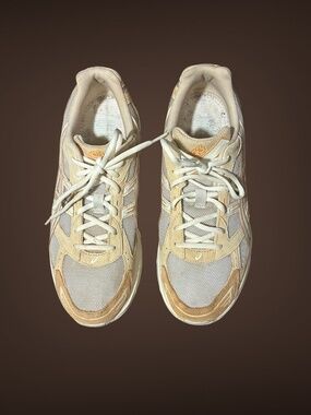 Men's ASICS Gel-1130 in the Smoke Grey Honey Beige color-way, Size US Men's 11